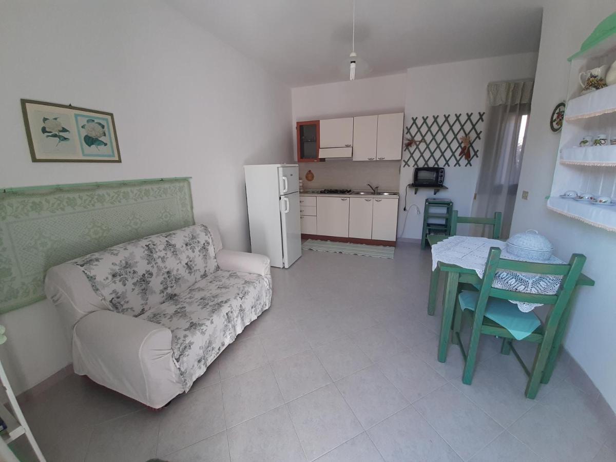 I Giardini Di Carmen Apartment Ла Мадалена Екстериор снимка