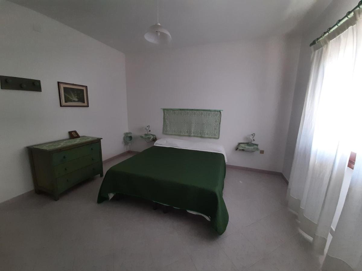 I Giardini Di Carmen Apartment Ла Мадалена Екстериор снимка